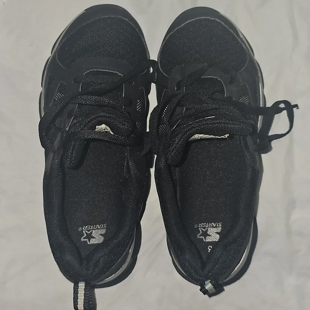 Starter Black Lace Up Sneakers Youth Size 3, Used